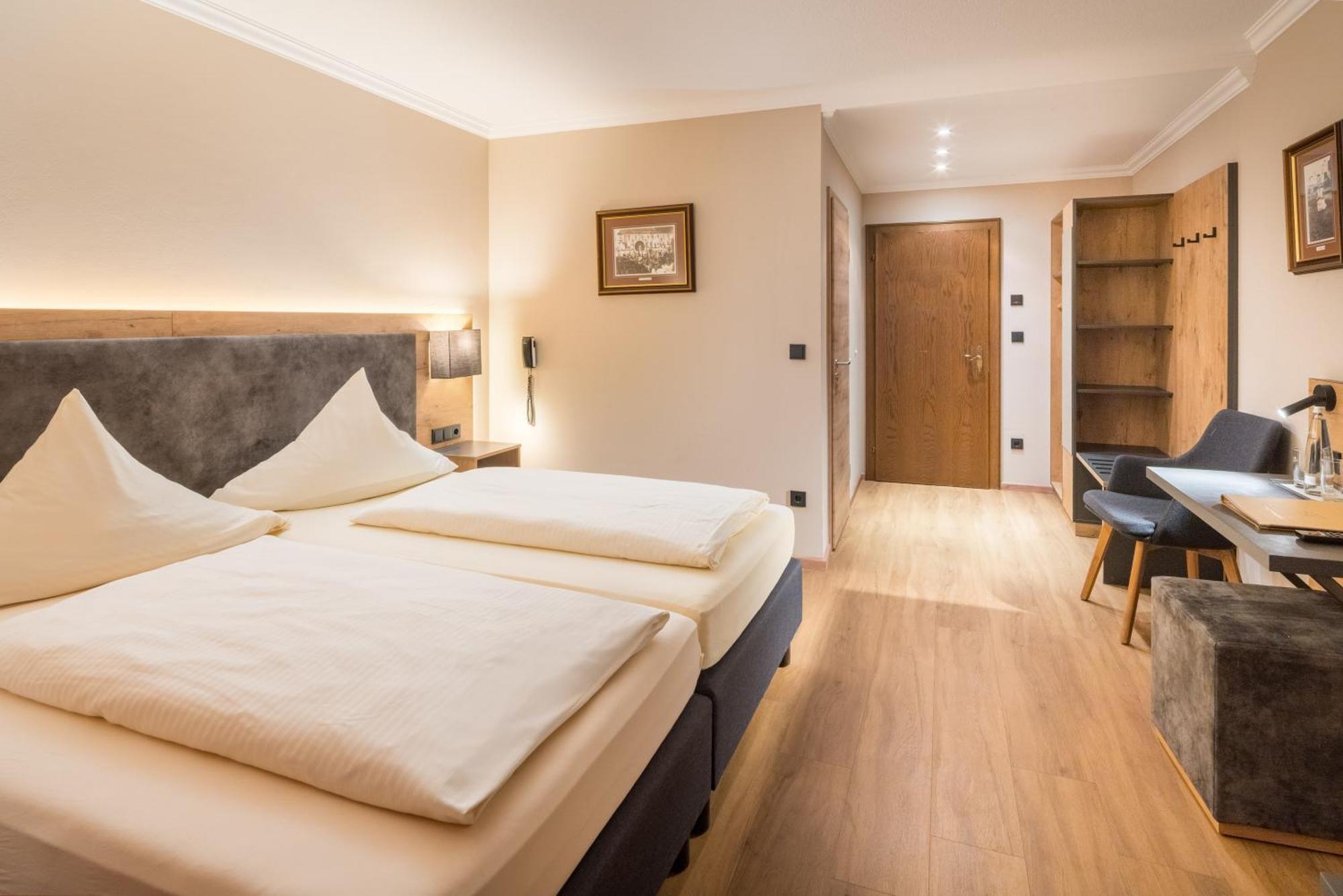 Hotel-Gasthof Huber Ebersberg Eksteriør billede