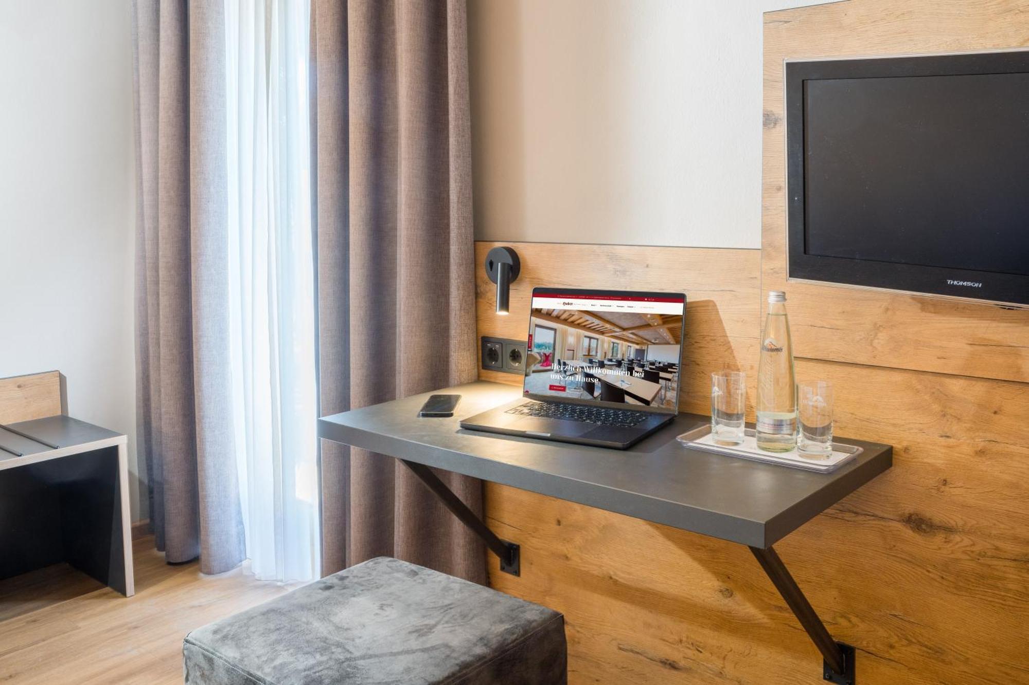 Hotel-Gasthof Huber Ebersberg Eksteriør billede