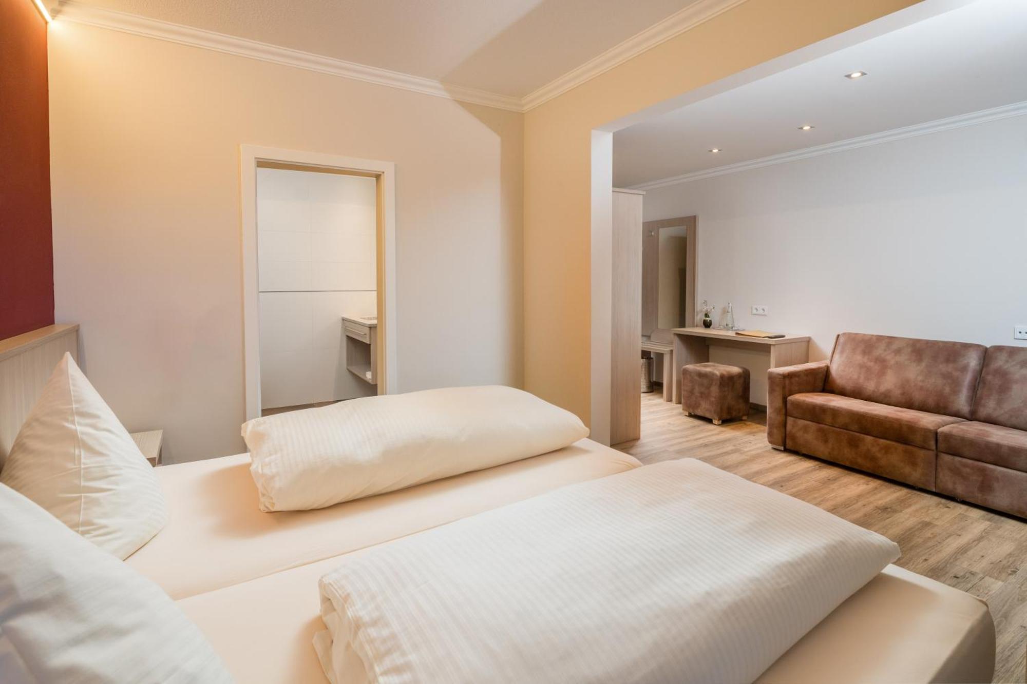 Hotel-Gasthof Huber Ebersberg Eksteriør billede
